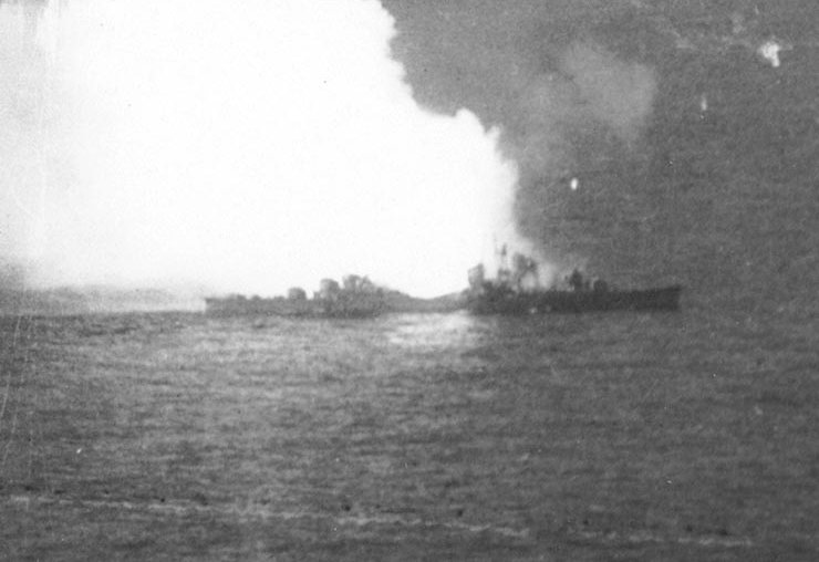 Japanese destroyer Akizuki blows up.jpg